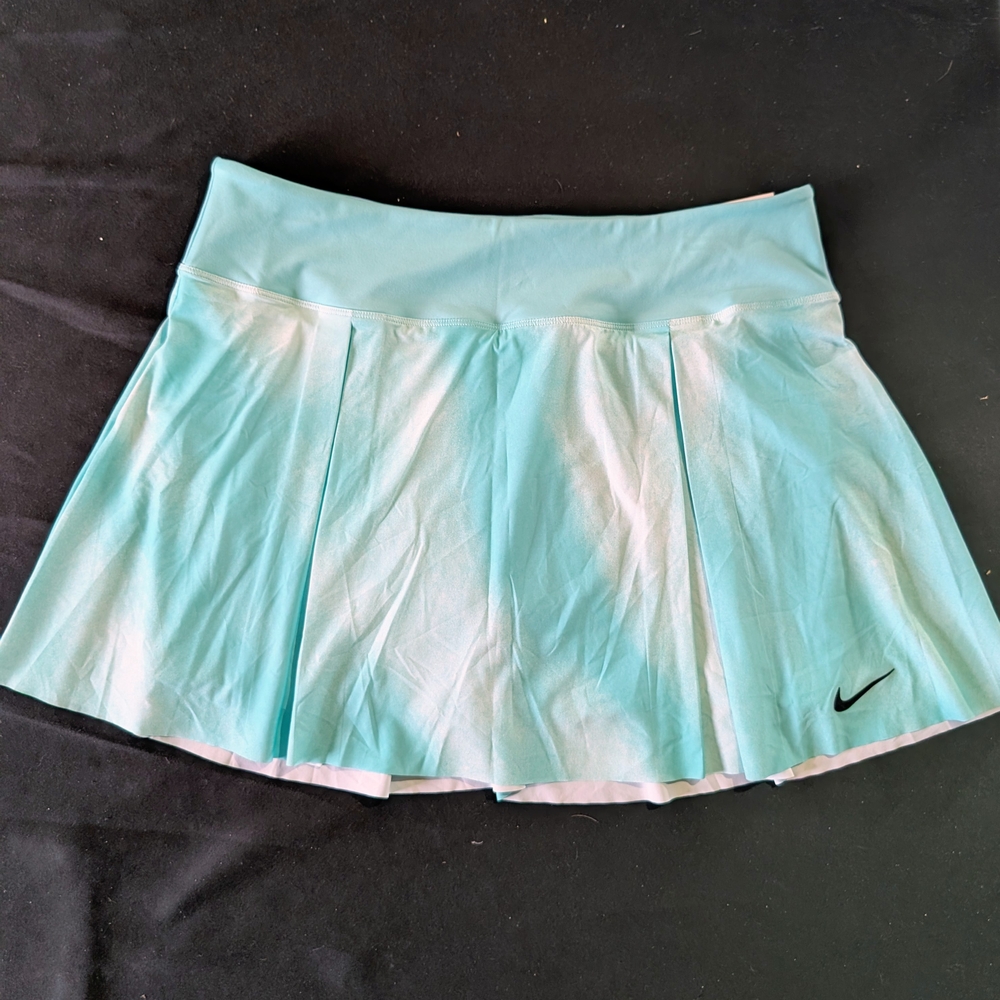 Nike Dry Fit Light Green An White Athletic Skort. Tennis /Golf NWT